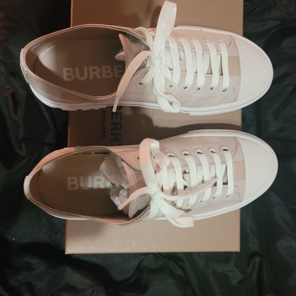 BURBERRY SNEAKERS - Picture 3 of 6